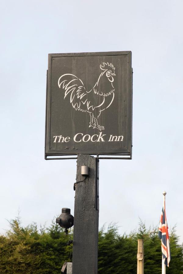 The Cock Inn Hotel Sheering  Extérieur photo